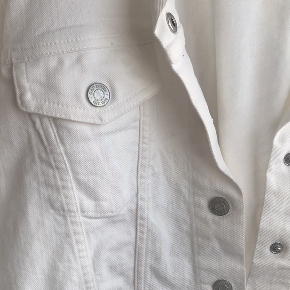 White Denim Jacket by GAP, size M, new, never worn. - Picture 3 of 4